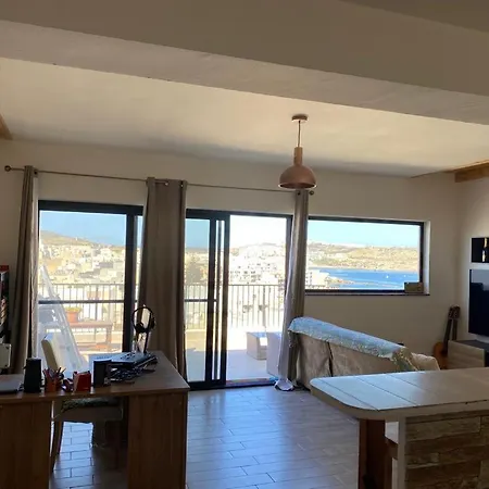 דירה Amazing Seaview Duplex Penthouse סיינט פול ביי