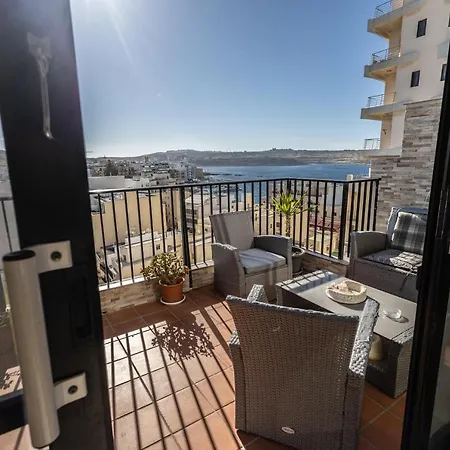 Amazing Seaview Duplex Penthouse דירה
