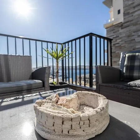 Amazing Seaview Duplex Penthouse Apartment *